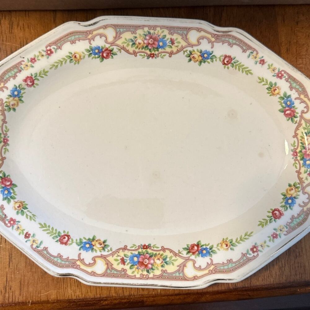 Vintage 1930s Mount Clemens Pottery - Mildred - 9” Serving Platter Light crazin